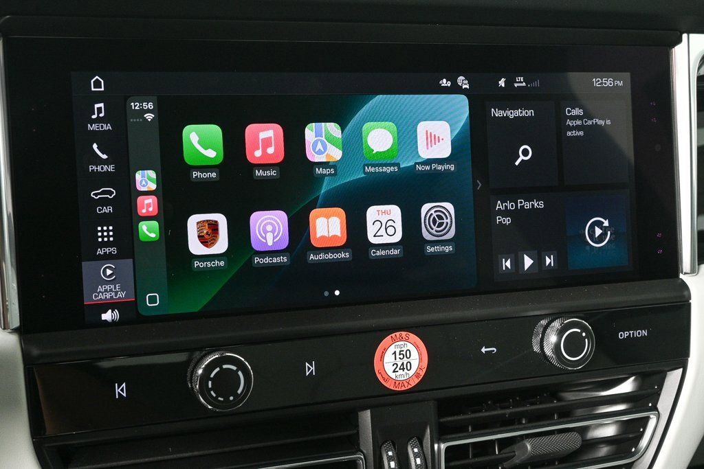 Certified 2025 Porsche Macan image 15