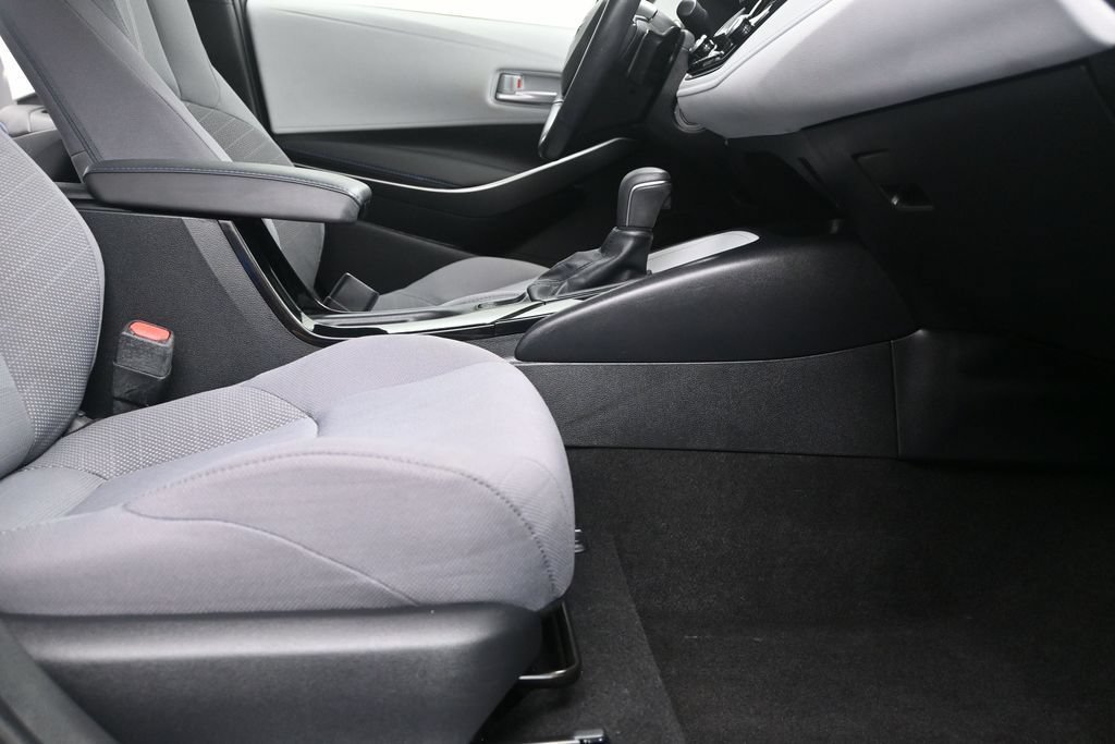 Used 2020 Toyota Corolla SE FWD image 19