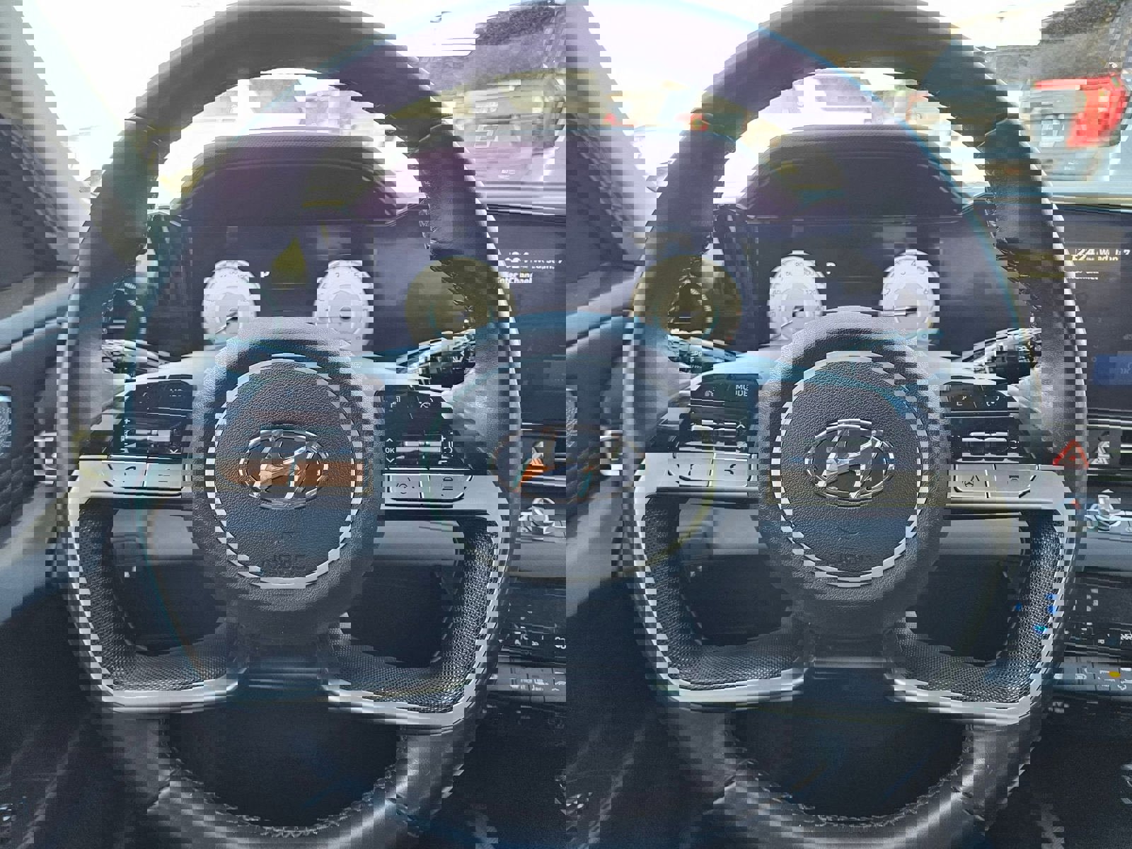 Used 2023 Hyundai Elantra SEL w/ Convenience Package image 11