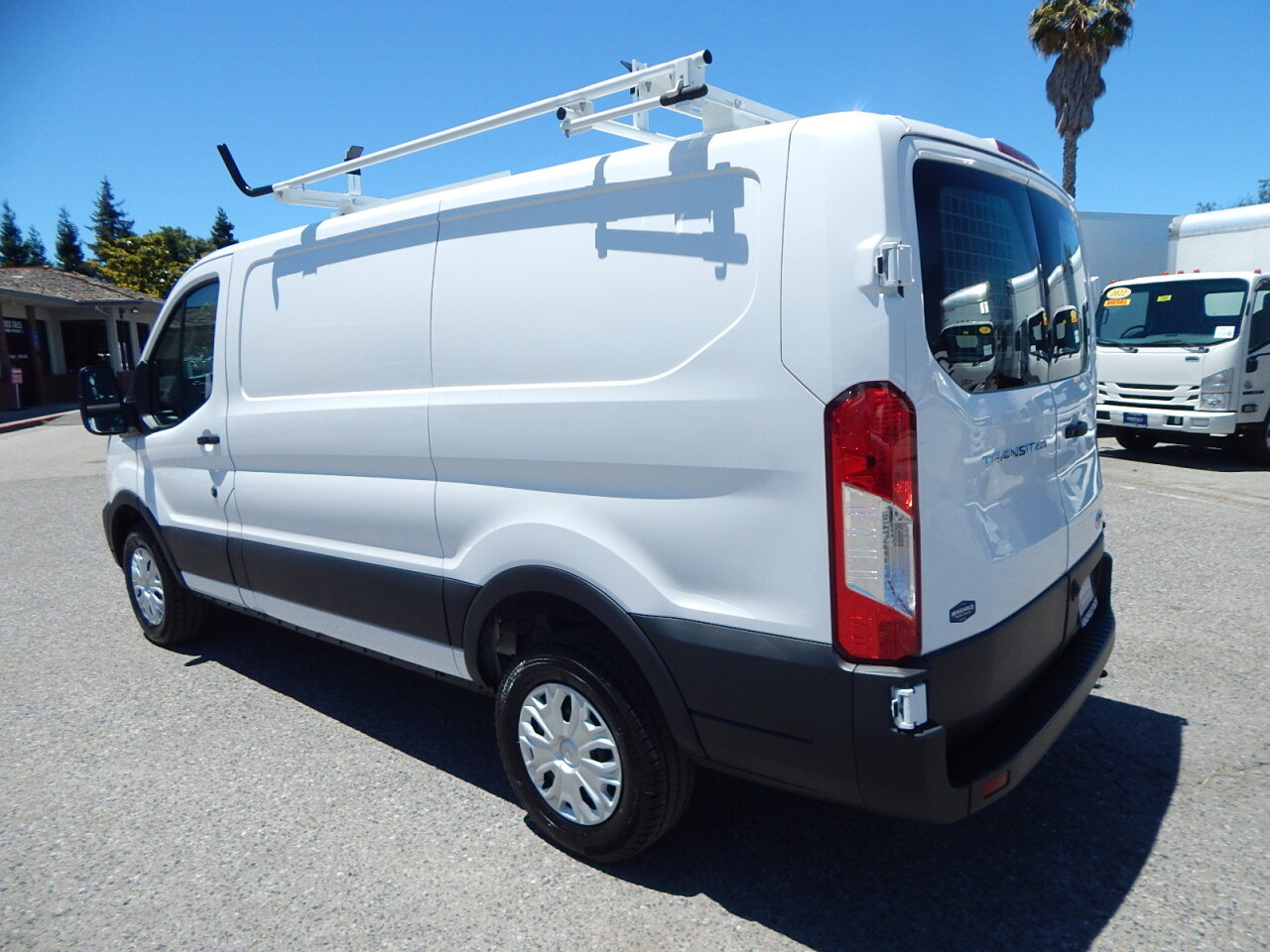 Used 2025 Ford Transit 250 Low Roof w/ Exterior Upgrade Package RWD image 6
