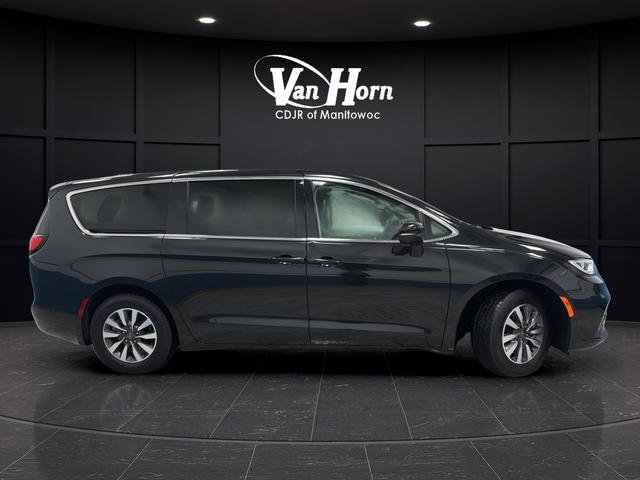 Used 2023 Chrysler Pacifica Touring-L FWD image 8