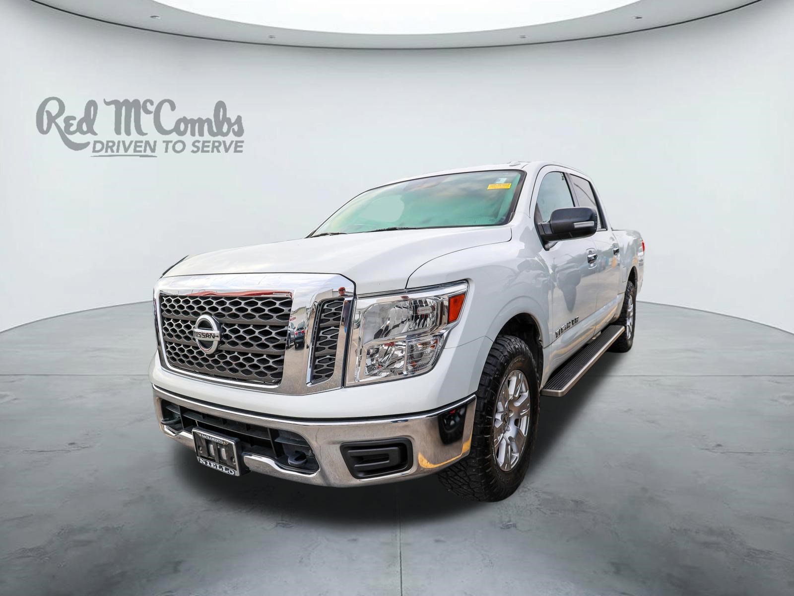 Used 2018 Nissan Titan SV AWD/4WD image 1