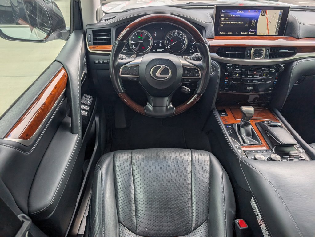 Used 2020 Lexus LX 570 4WD w/ Luxury Package image 3