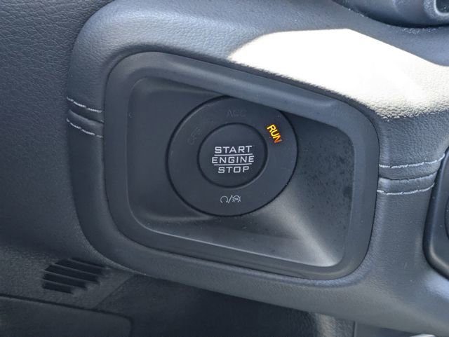 Used 2025 Jeep Wrangler Unlimited Sahara image 29