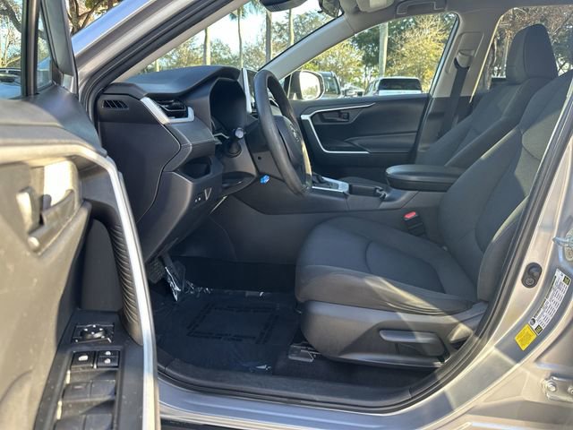 Used 2023 Toyota RAV4 LE image 22