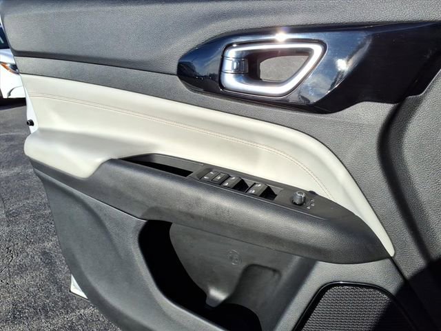 Used 2024 Jeep Compass Limited image 9