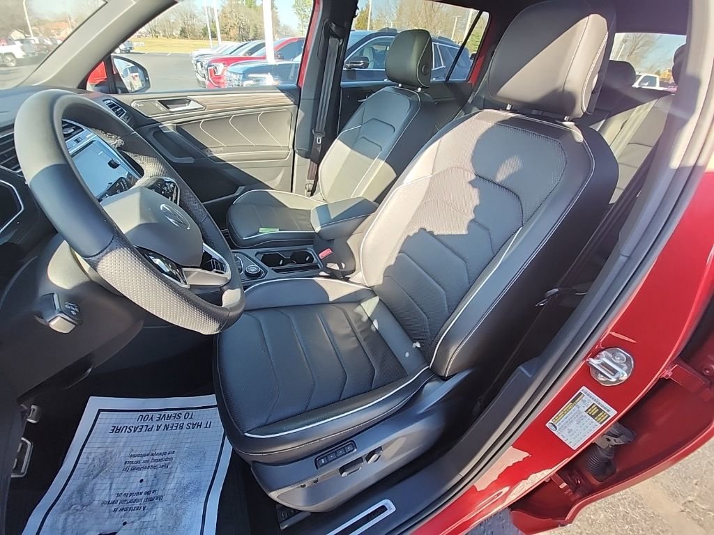 Used 2024 Volkswagen Tiguan SEL R-Line AWD/4WD image 13