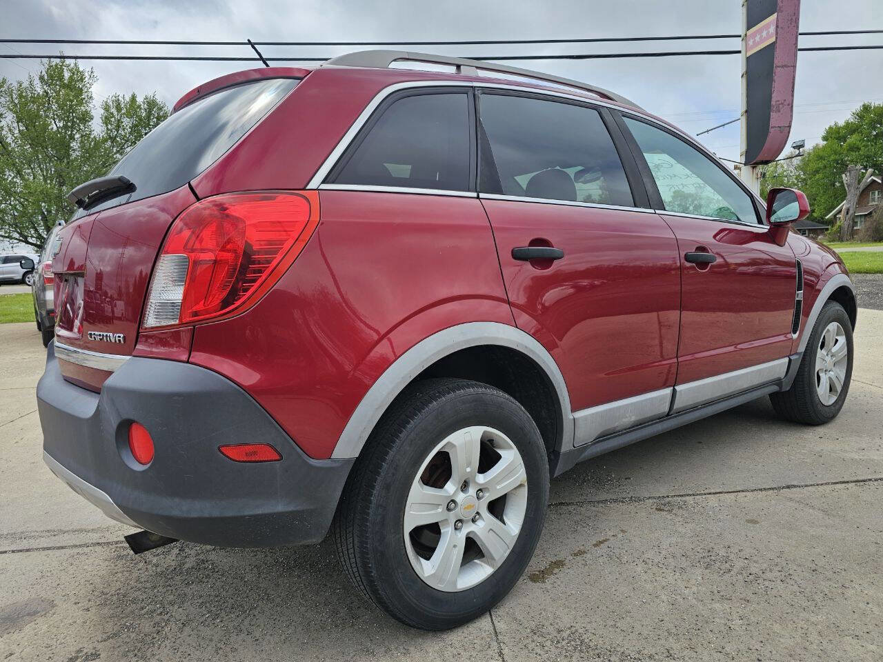 Used 2013 Chevrolet Captiva Sport LS FWD image 3