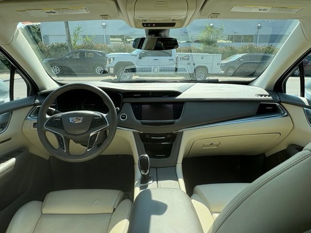 Used 2017 Cadillac XT5 Luxury w/ Driver Awareness Package FWD image 19