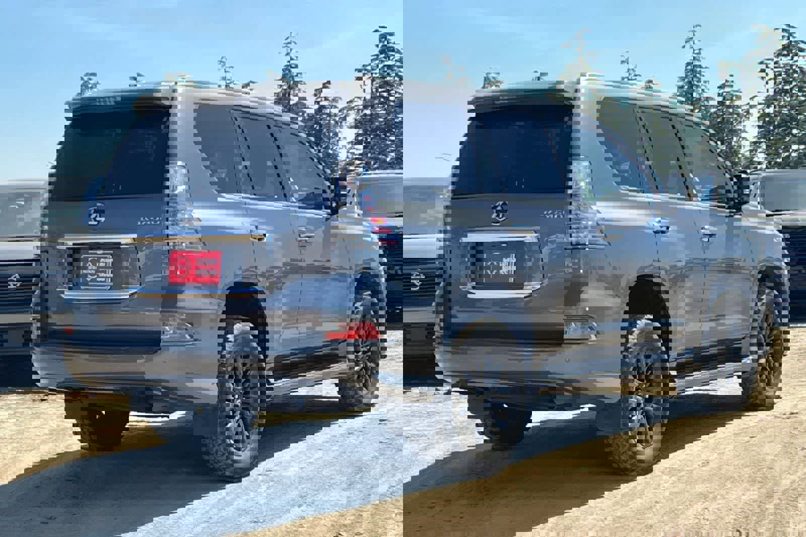 Used 2020 Lexus GX 460 Premium w/ Premium Package image 3