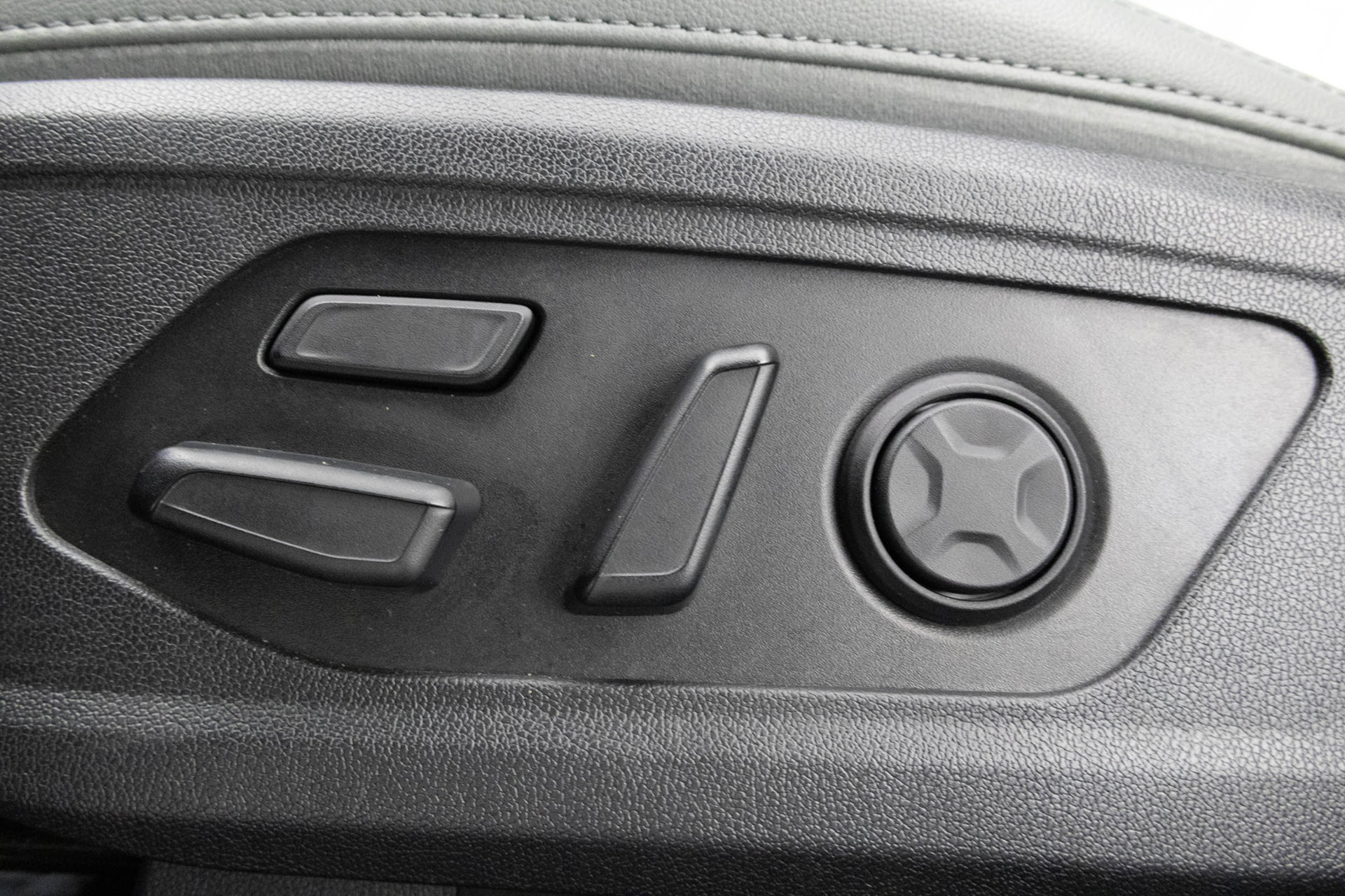Used 2024 Kia Sorento SX Prestige w/ Sage Leather Package AWD/4WD image 8