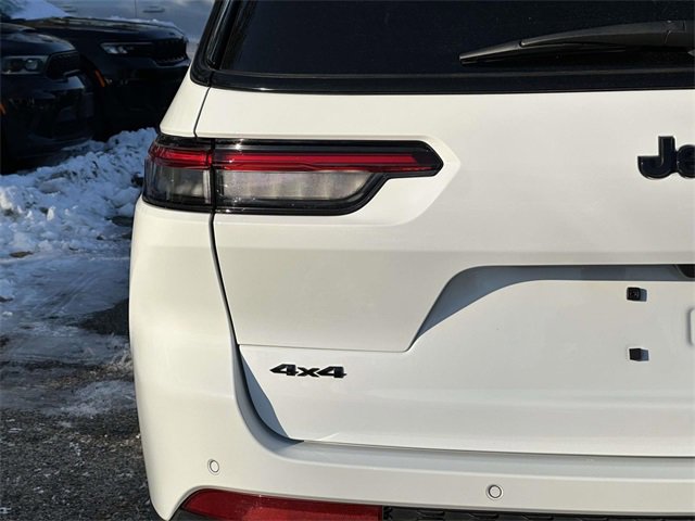 Certified 2024 Jeep Grand Cherokee L Altitude image 11