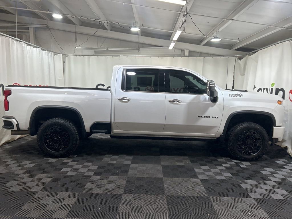 Used 2022 Chevrolet Silverado 2500 High Country w/ Safety Package II image 12