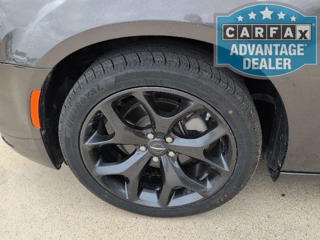 Used 2023 Chrysler 300 Touring w/ Sport Appearance Package RWD image 3