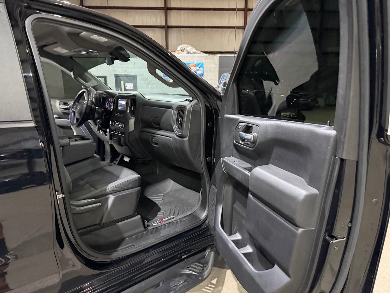 Used 2020 Chevrolet Silverado 1500 Custom Trail Boss w/ Custom Convenience Package AWD/4WD image 25