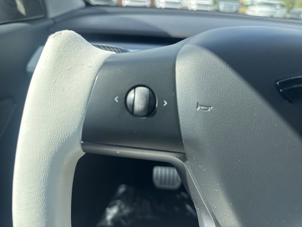 Used 2021 Tesla Model Y Performance image 16