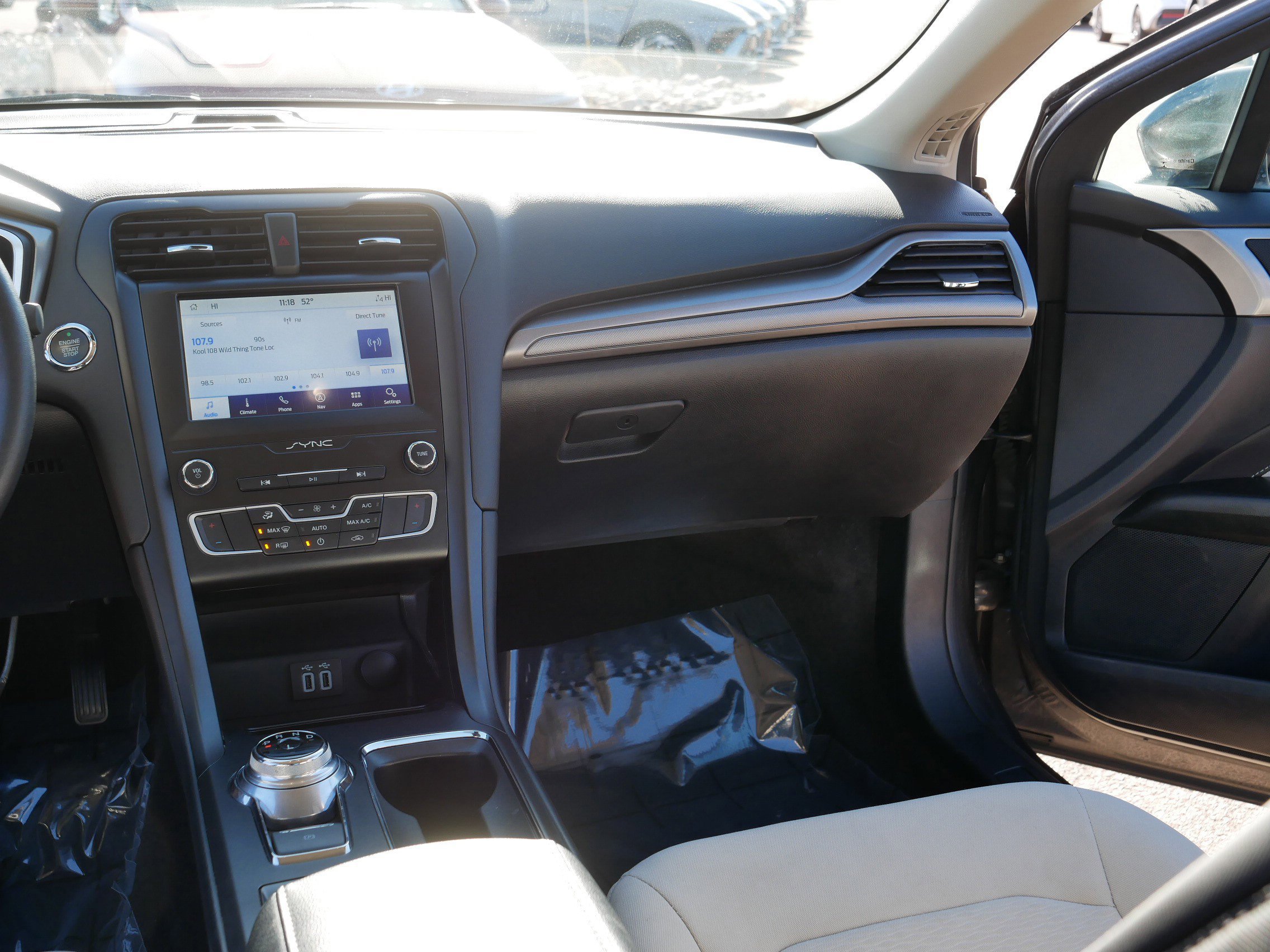 Used 2020 Ford Fusion SE w/ Equipment Group 151A image 22