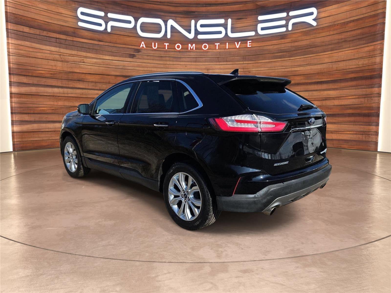 Used 2020 Ford Edge Titanium w/ Cargo Accessory Package image 5