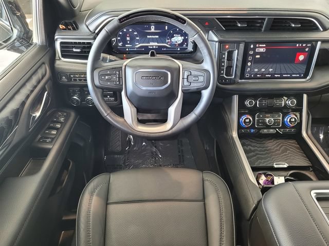 Used 2024 GMC Yukon Denali w/ Advanced Technology Package AWD/4WD image 16