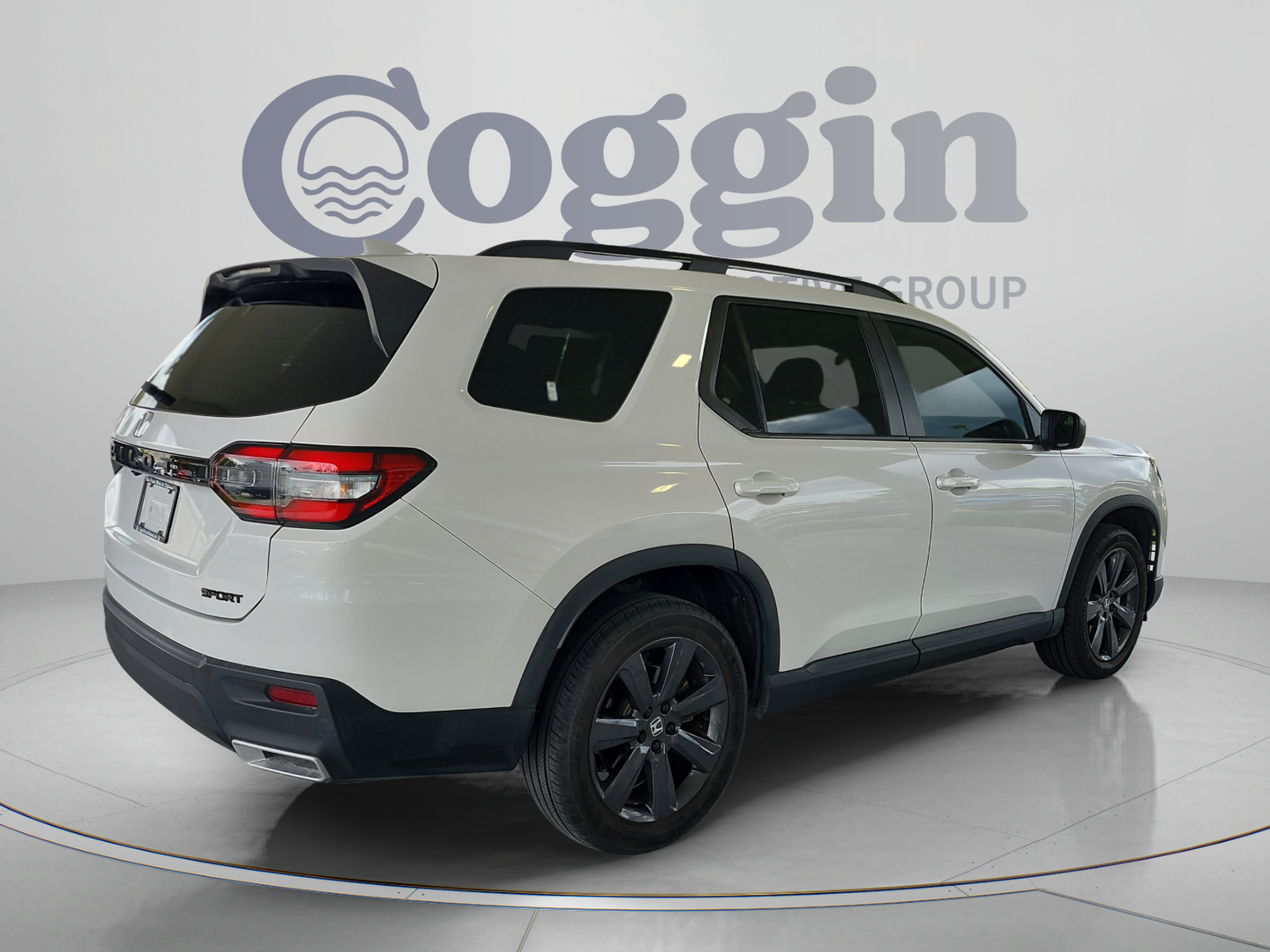 Certified 2024 Honda Pilot Sport image 5