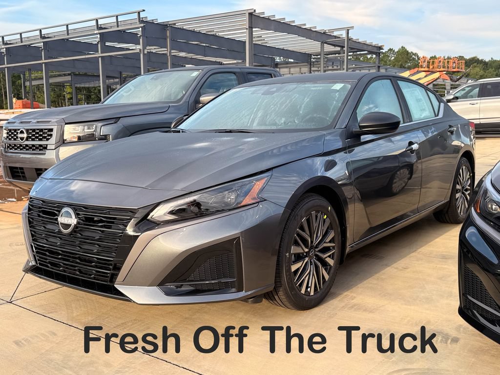 New 2026 Nissan Altima 2.5 SV FWD image 1