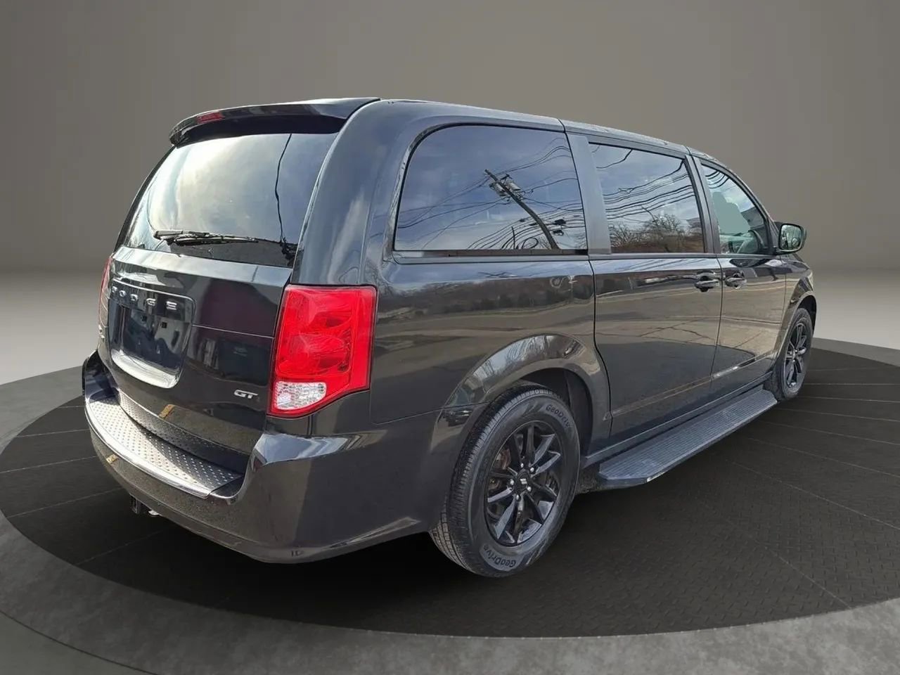 Used 2020 Dodge Grand Caravan GT FWD image 5