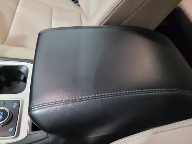 Used 2022 Ford Explorer XLT image 38