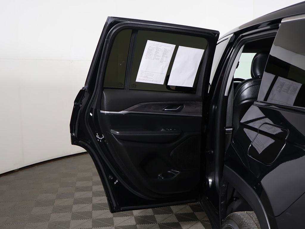 Used 2023 Jeep Grand Cherokee Limited AWD/4WD image 21