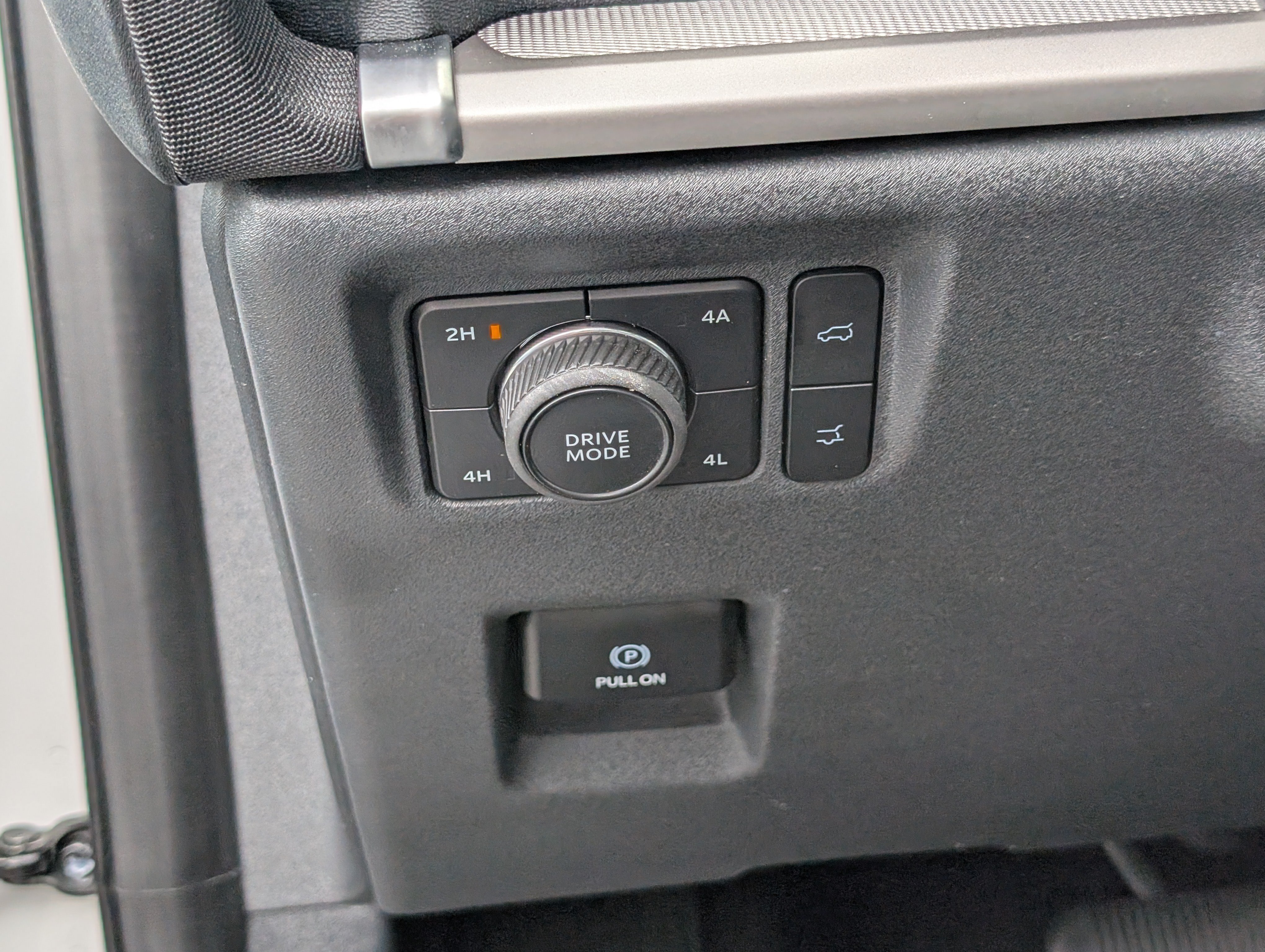 Certified 2025 Ford Expedition Active AWD/4WD image 31