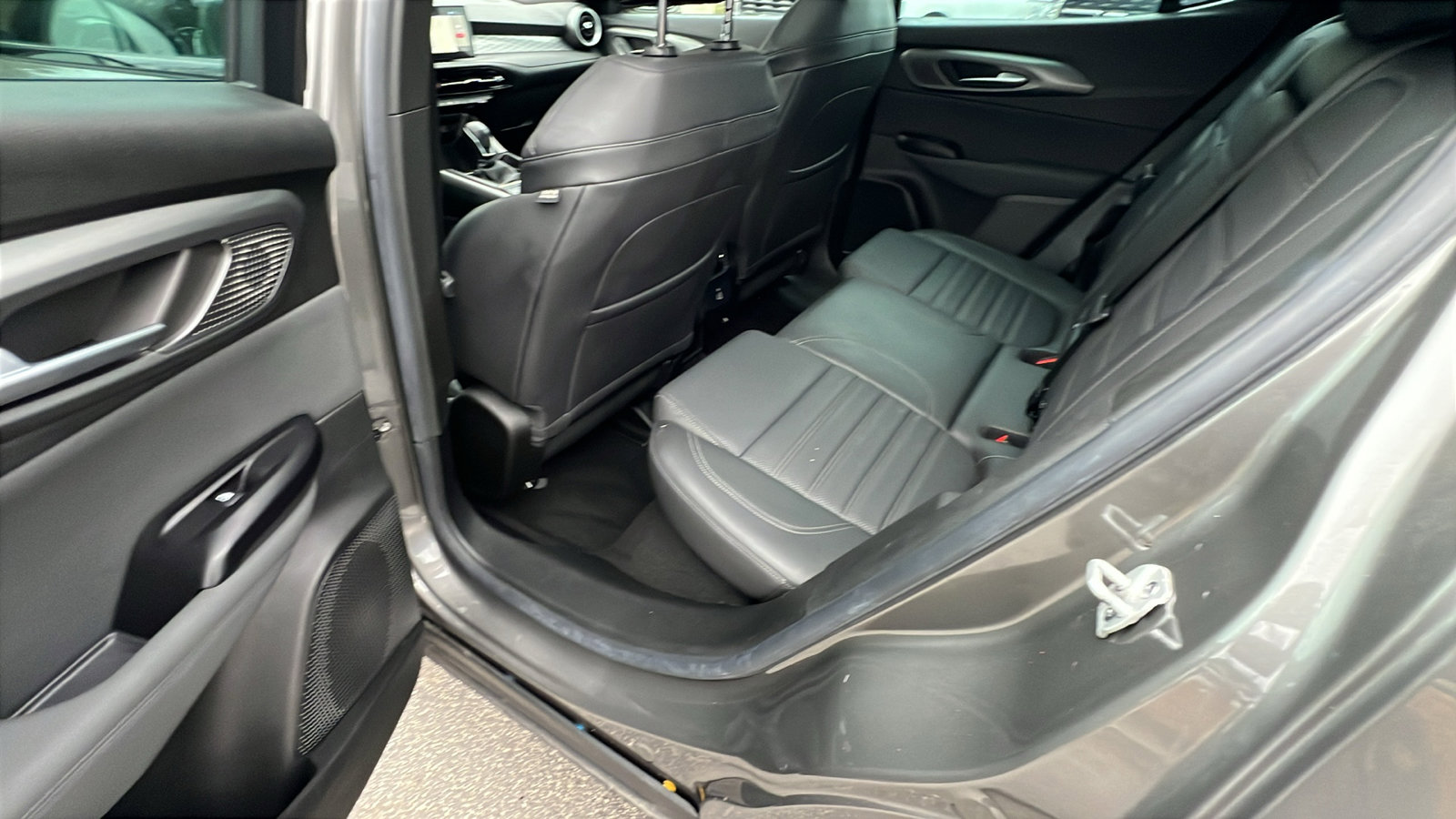 Used 2024 Alfa Romeo Tonale Veloce image 24