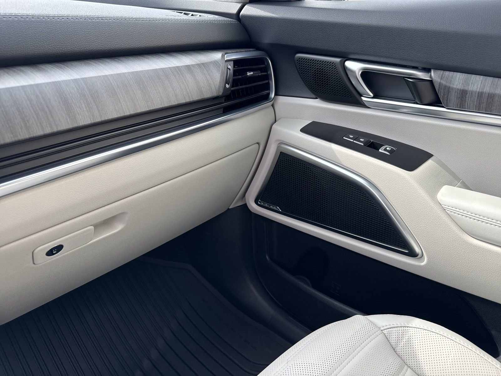 Used 2025 Kia Telluride SX Prestige image 32