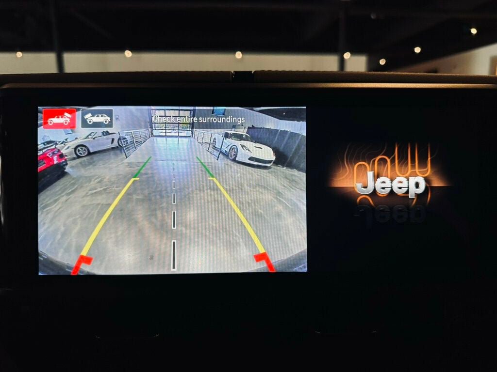 Used 2024 Jeep Wrangler Unlimited Rubicon AWD/4WD image 16