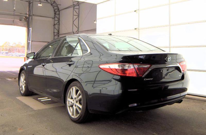 Used 2015 Toyota Camry XLE image 6
