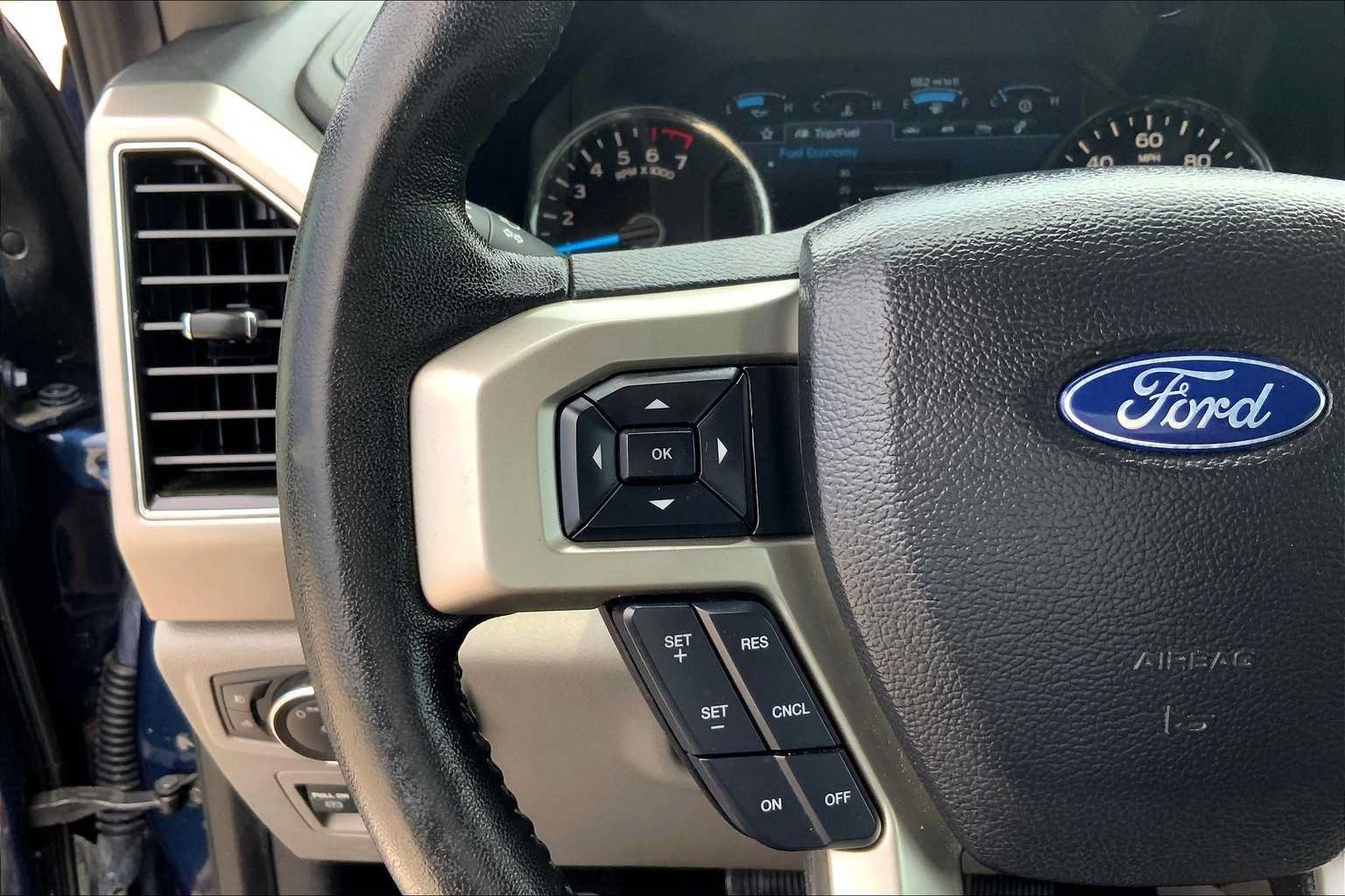 Used 2020 Ford F150 Lariat RWD image 23