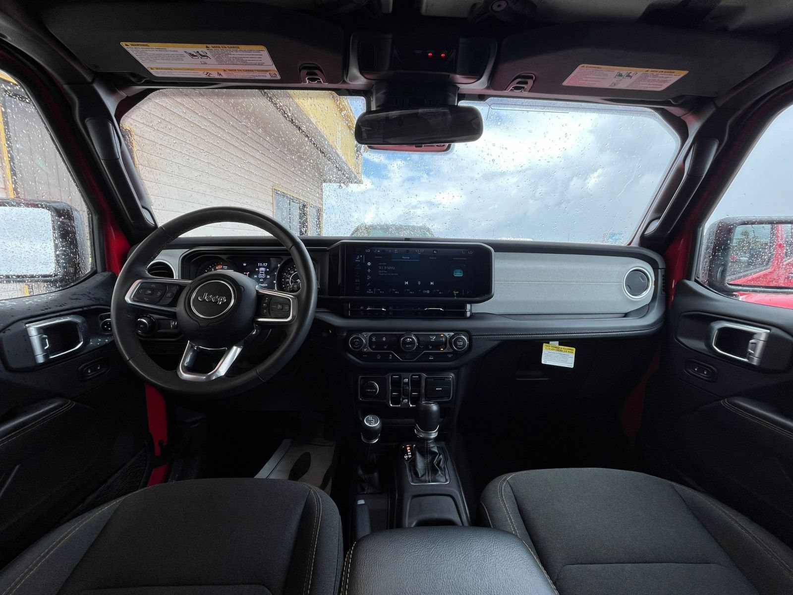 Used 2025 Jeep Wrangler Unlimited Sahara AWD/4WD image 27