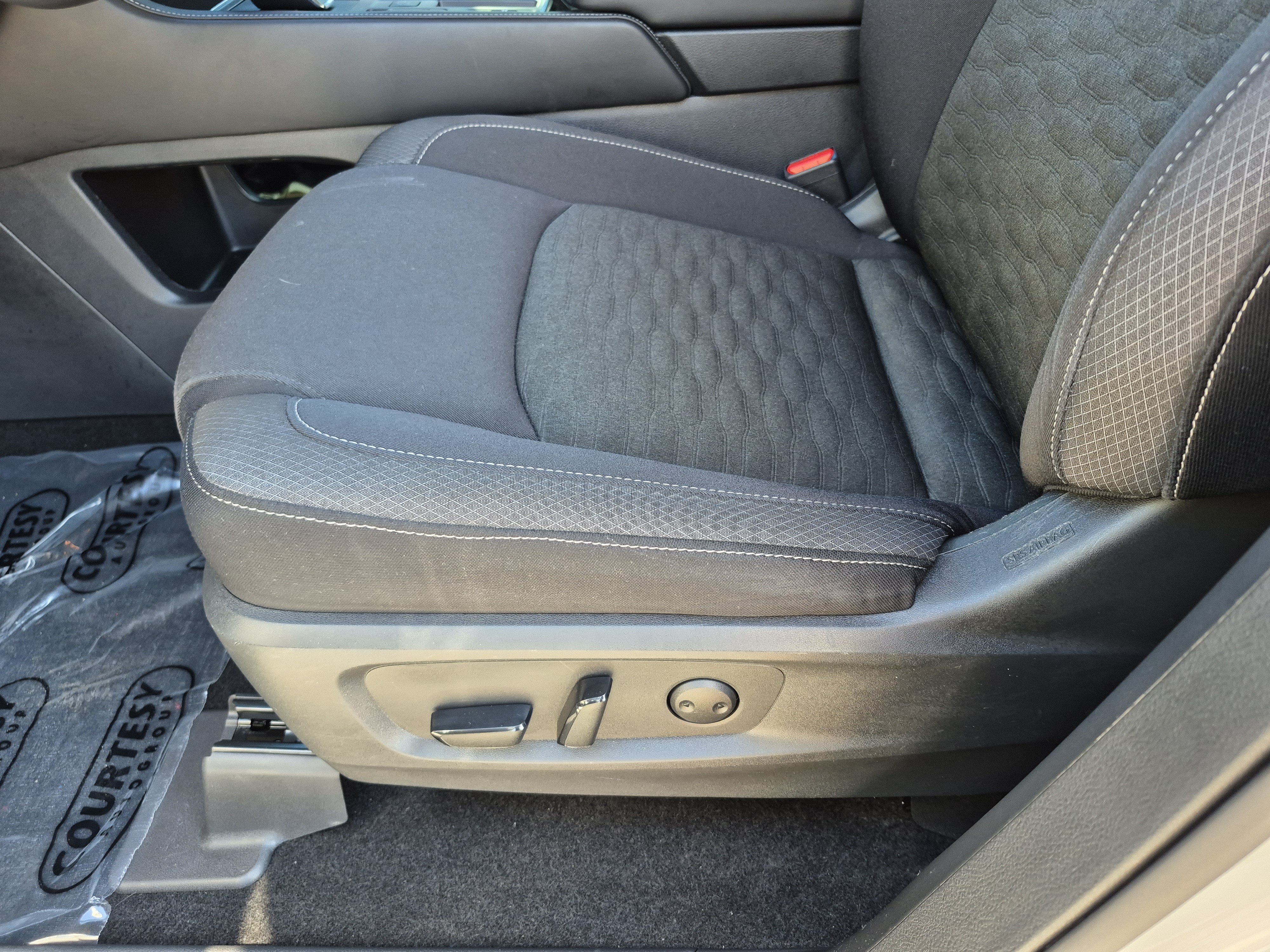 Certified 2022 Nissan Pathfinder SV FWD image 22