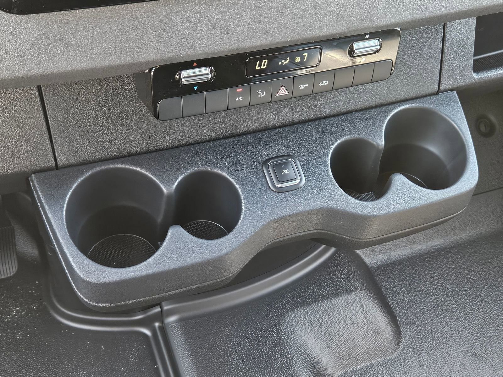 New 2025 Mercedes-Benz Sprinter 2500 image 28