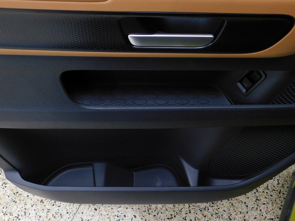 Used 2025 Volkswagen ID. Buzz 1st Edition image 30