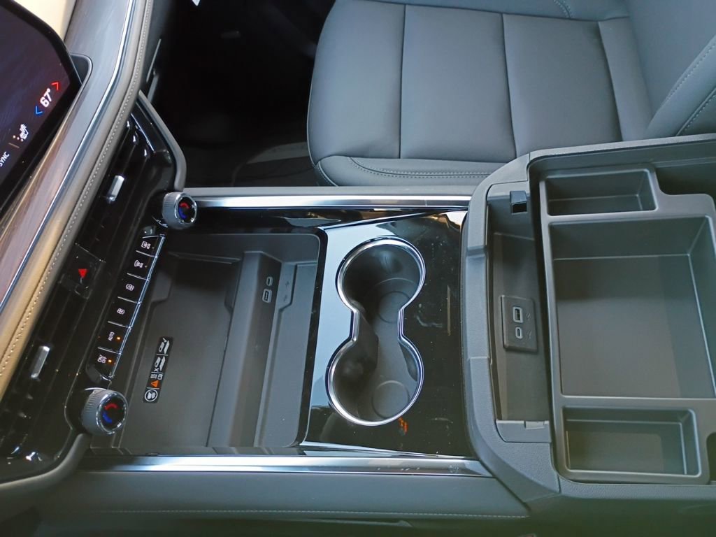 New 2026 Chevrolet Suburban LT w/ Comfort Package image 17