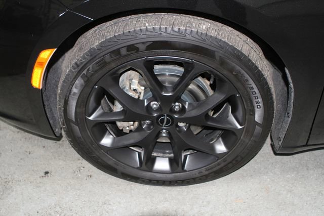 Used 2021 Chrysler Pacifica Touring-L w/ Uconnect Theater Family Group FWD image 12