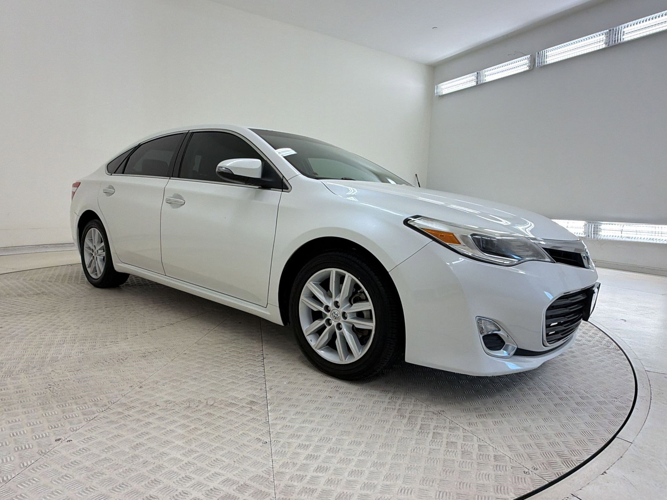 Used 2015 Toyota Avalon XLE image 7