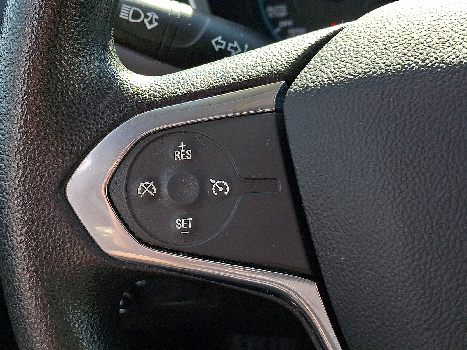 Used 2021 Chevrolet Traverse LS FWD image 20