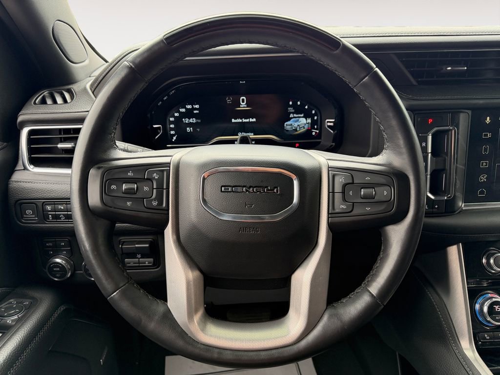 Used 2023 GMC Yukon Denali w/ Advanced Technology Package image 18