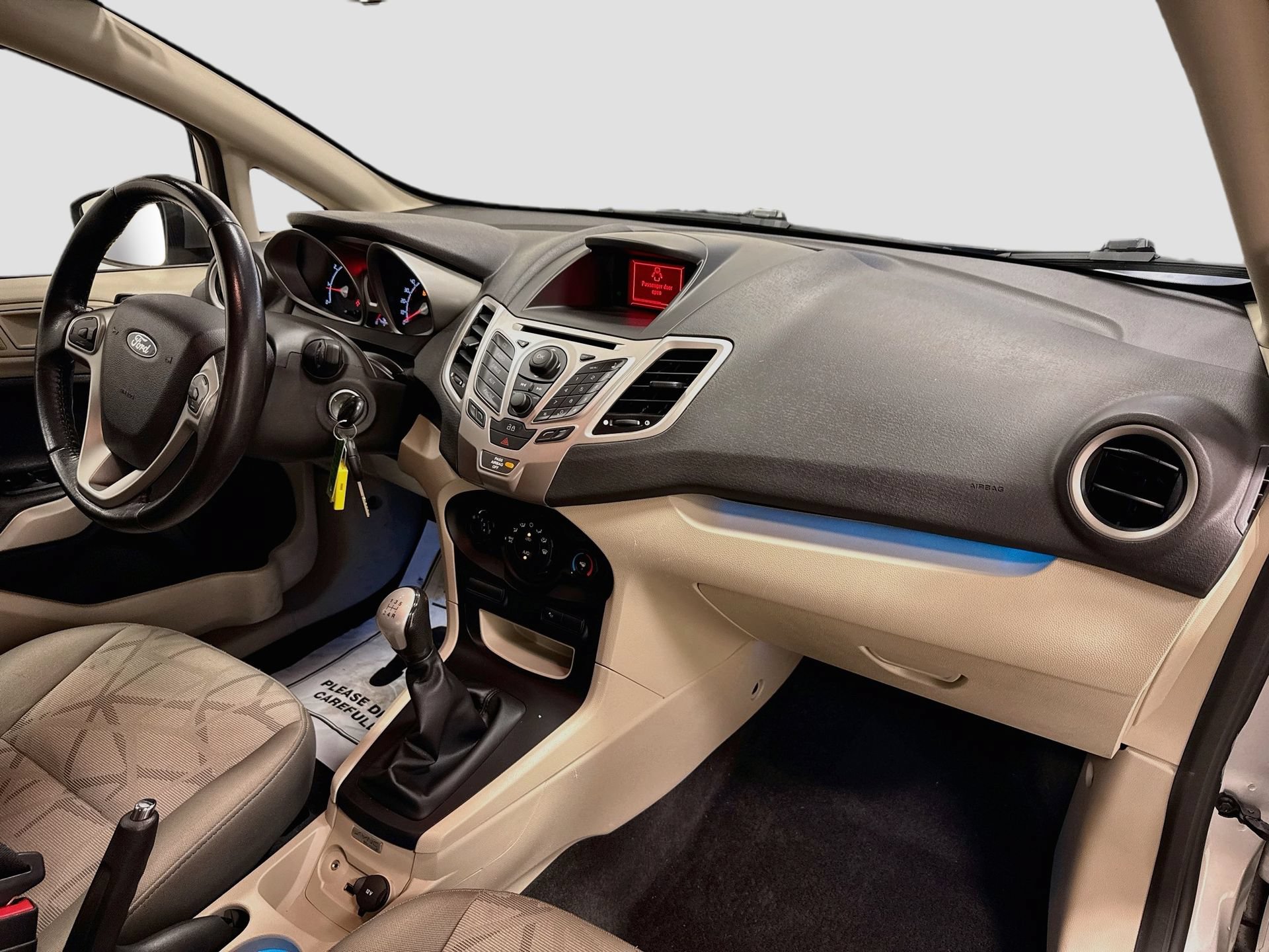Used 2013 Ford Fiesta SE FWD image 25