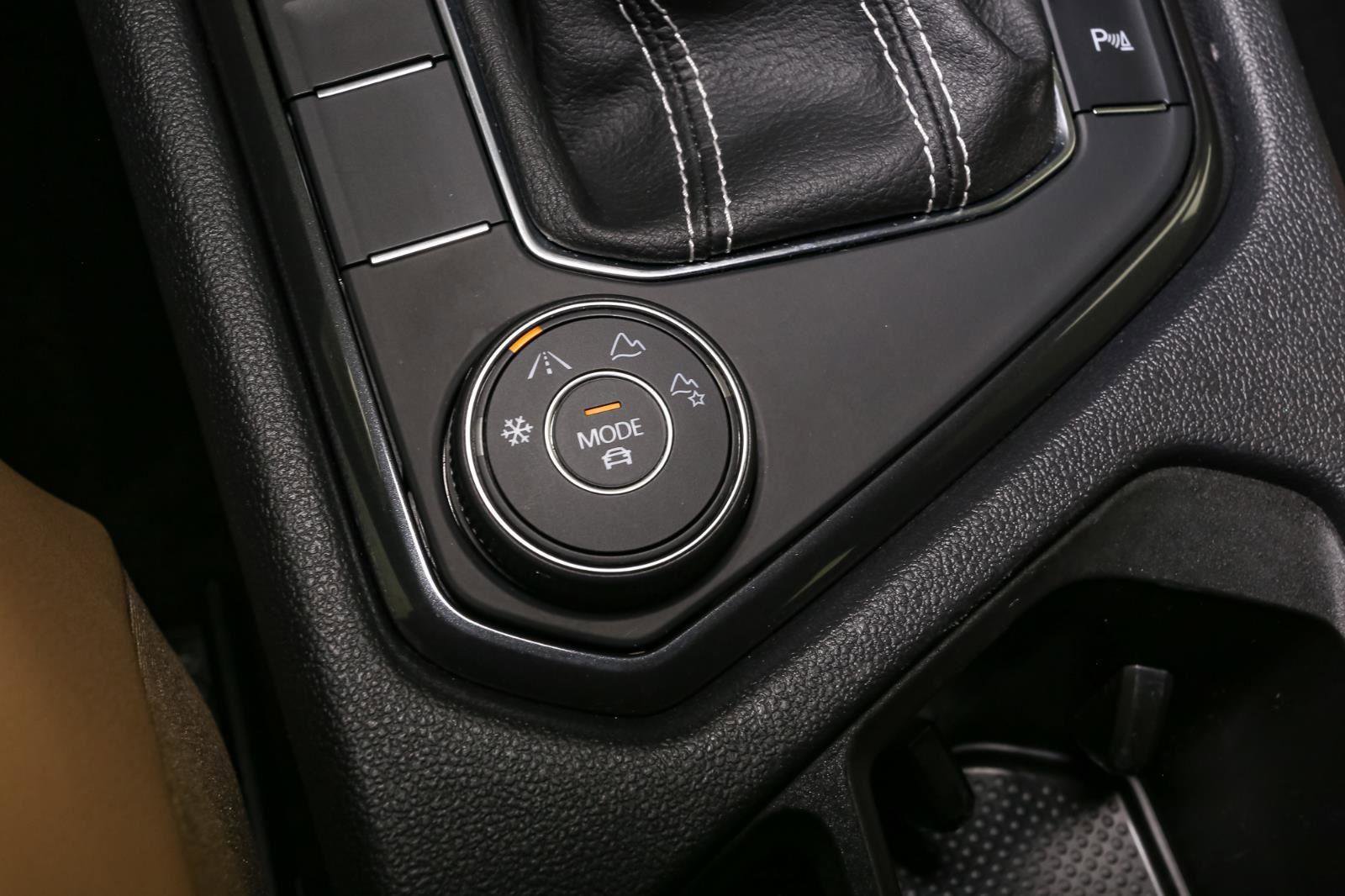 Certified 2023 Volkswagen Tiguan SE R-Line image 38