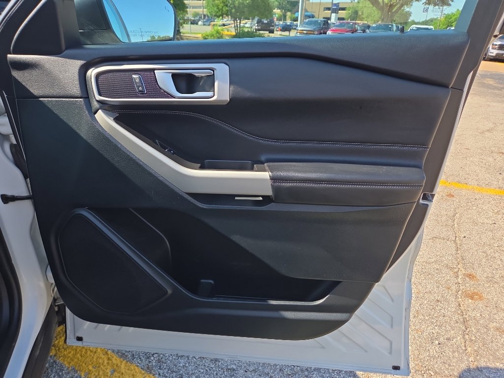 Used 2024 Ford Explorer XLT RWD image 13