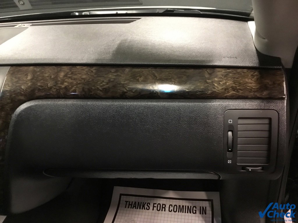 Used 2011 Cadillac DTS Limousine image 35