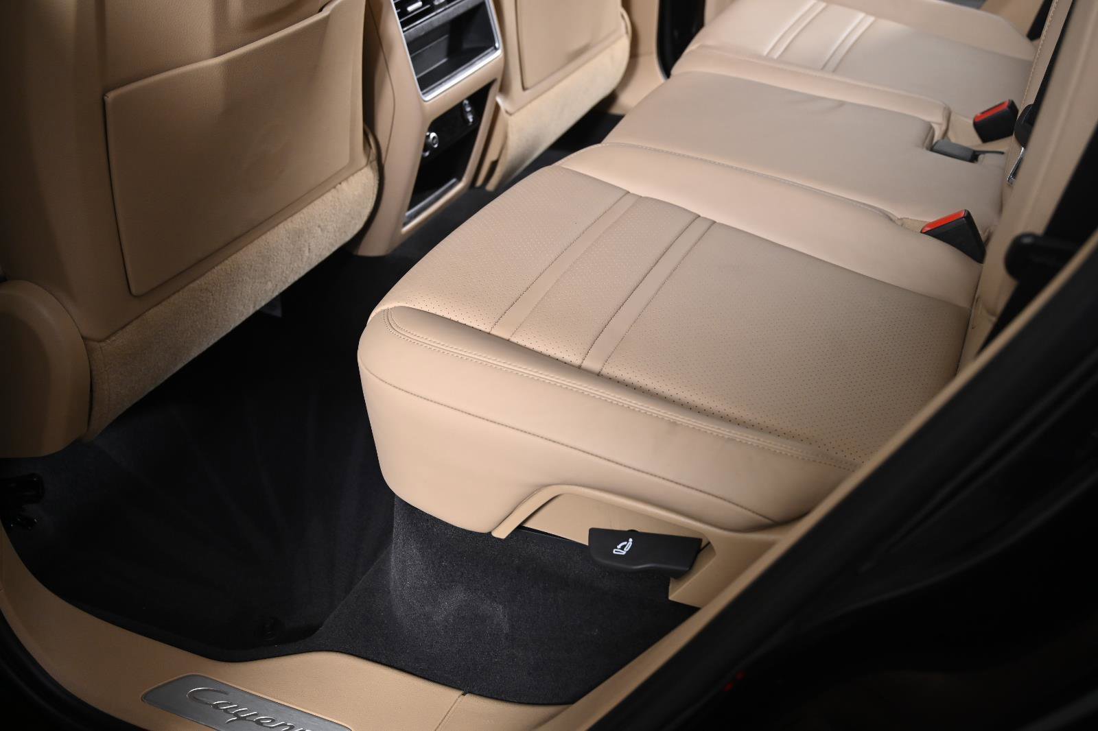 Used 2023 Porsche Cayenne image 26