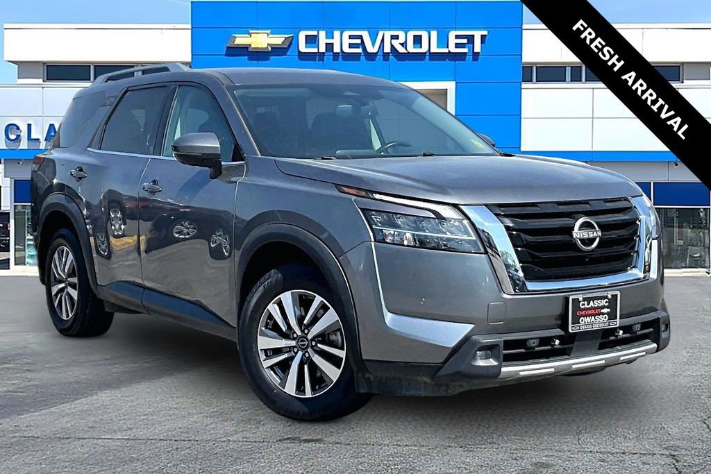 Used 2022 Nissan Pathfinder SL AWD/4WD image 1