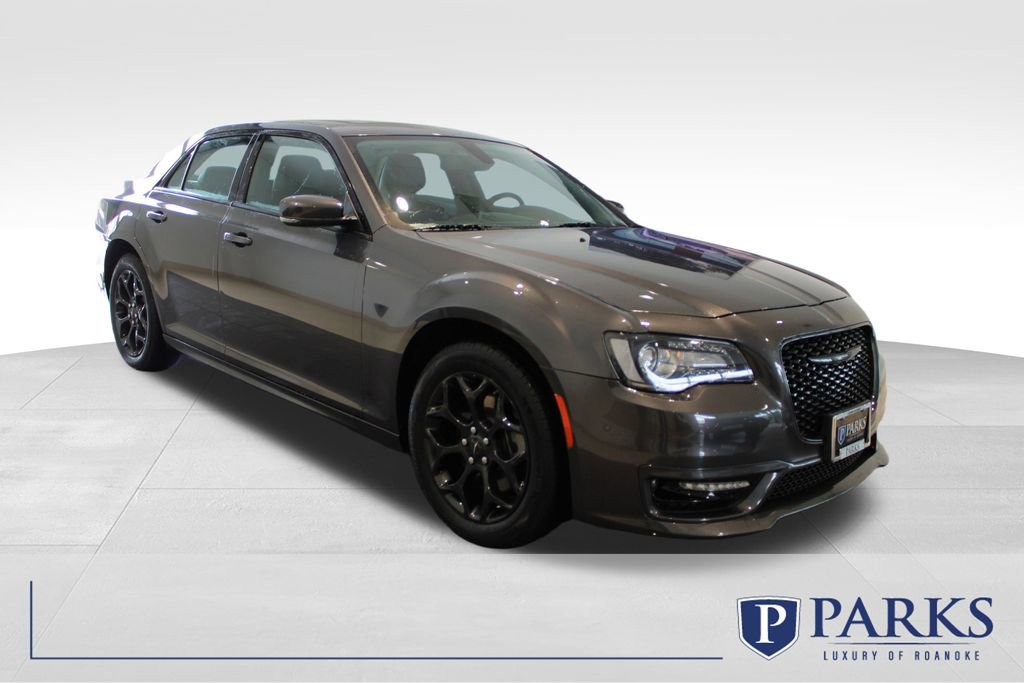 Used 2023 Chrysler 300 Touring L w/ Popular Equipment Group image 1